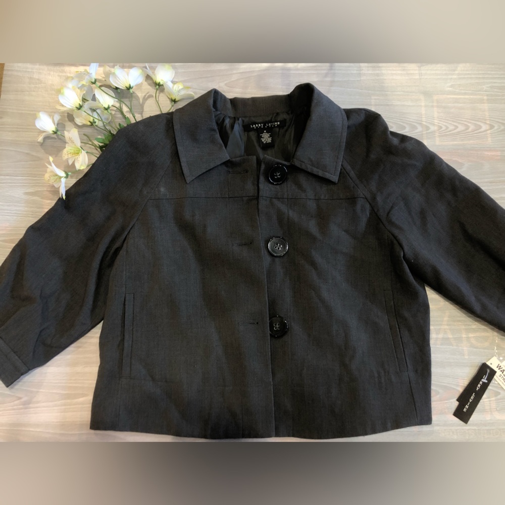 📌3/$22 Grey blazer with black buttons